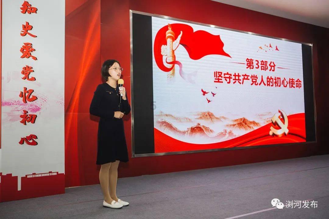 一觉醒来：中学举办春节联欢晚会，奖品是免做本次寒假作业